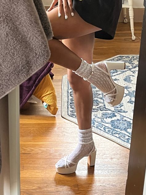 Sandal Heels With Socks, Socks With Sandals Aesthetic, Long Socks With Heels, Lace Socks And Heels, White Sandals Socks, Heeled Sandals With Socks, High Heels With Socks Outfit, Sock With Heels Outfit, White Socks And Heels