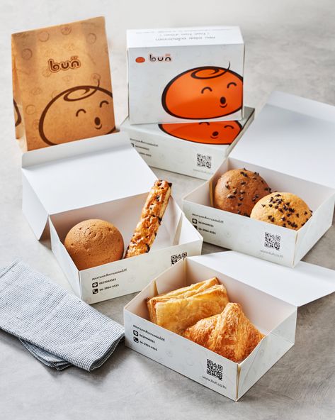 Japanese Bakery Packaging, French Bakery Packaging Design, Korean Bakery Branding, Luxury Bakery Packaging, Bun Packaging Design, Korean Bakery Packaging, Korean Bakery Aesthetic, Unique Food Packaging, Bun Packaging