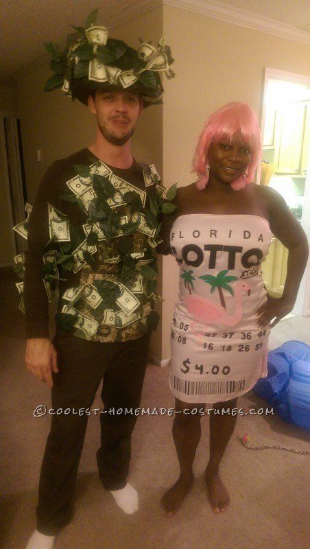 Lottery Ticket and Money Tree Halloween costume for couples | via Coolest Homemade Costumes Clever Couples Halloween Costumes, Tree Halloween Costume, Cool Couple Halloween Costumes, Costume Ideas For Duos, Tree Costume, Couples Halloween Costume Ideas, Money Dress, Couples Halloween Costume, Couple Costume