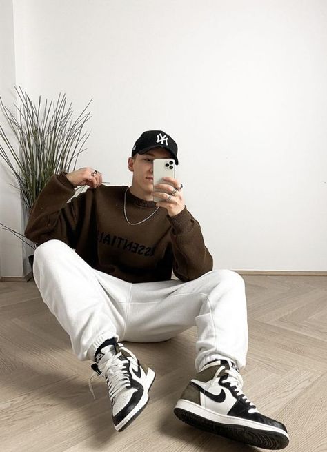 Brown Sweater Outfit, Jordan 1 Outfit Men, Jordan 1 Mocha, Jordan 1 Outfit, Streetwear Inspiration, Black Men Street Fashion, Street Style Outfits Men, Street Fashion Men Streetwear, Mens Casual Dress Outfits