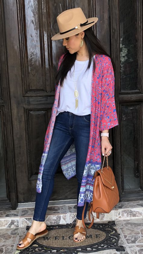 Long Duster Outfit Summer, How To Style A Kimono With Jeans, Summer Duster Outfits, Kimono Work Outfit, How To Style Kimono Outfits, Jeans And Kimono Outfits, How To Wear A Kimono Outfits, Outfits With Kimonos, Kimono And Jeans Outfit