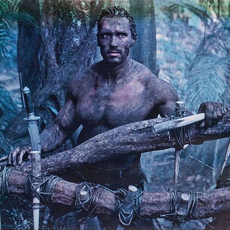 «PREDATOR» (1987) Arnold Schwarzenegger  (Photo Promo 87) Arnold Schwarzenegger Predator, Arnold Movies, Predator 1987, Predators Film, Action Movie Stars, Patrick Schwarzenegger, Pies Art, Predator Movie, Maria Shriver