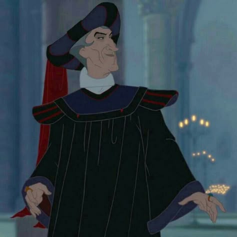 Judge Claude Frollo Judge Frollo, Frollo Disney, Judge Claude Frollo, Disney Villain Costumes, Claude Frollo, Evil Disney, Disney Version, Villain Costumes, Dark Disney