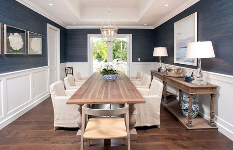 Coastal style blue and white dining room Blue And White Dining Room, Dining Room Buffet Decor, Dining Room Wainscoting, Wainscoting Styles, Coastal Dining Room, Dining Room Design Modern, Dining Room Paint, Dining Room Blue, Dining Room Remodel