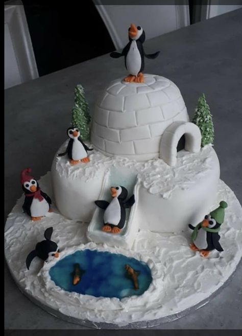 Penguin Birthday Cake Ideas, Penguin Cake Birthday, Olive Penguins, Arctic Cake, Cake Penguin, Igloo Cake, Winter Cakes, Penguin Cake, Penguin Cakes