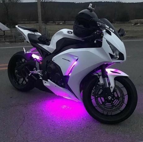 Motorcycle Aesthetic, Pretty Bike, Bikes And Cars, Sports Bikes Motorcycles, Pretty Cars, Super Bikes, Cars And Bikes, Sport Bikes, Cool Bikes