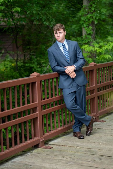 Guy Senior Pictures Poses Bridge, Suited Men, Senior Pictures Boys Outdoors, Business Casual Attire For Men, Cap And Gown Pictures, Senior Portraits Male, Senior Photos Boys, Senior Boy Poses, Office Men