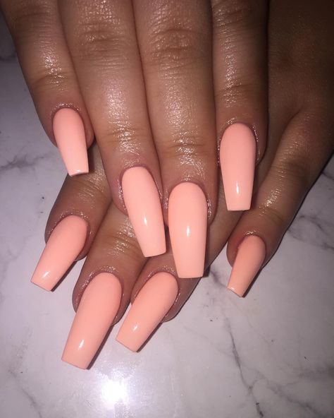 Hannah-Jane on Instagram: “Can’t post the pics of Eboneys nails the way I take everyone else’s cause her fingers are crooked AF 🙃😂😂😂 using SHERBERT 🤤 . . . . . . . .…” Pale Pink Nails, Peach Nails, Almond Shape Nails, Pedicure Nail Art, Acrylic Nails Coffin, Hot Nails, Gel Nail Designs, Prom Nails, Pedicure Nails