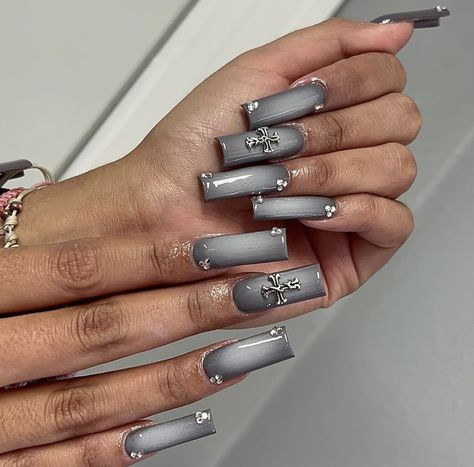 Grey Aura Nails, Air Brush Nails, Trendy Nails Almond, Grey Aura, Nails Milky White, Nails Milky, Milky White Nails, Nails Metallic, Nails Grey