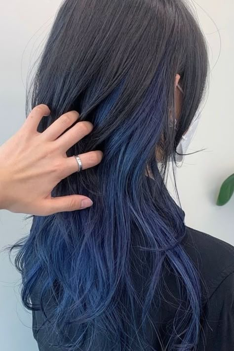 Ways To Dye Your Hair Ideas, Block Dyed Hair, Under Hair Color, Blue Brown Hair, Hair Dyed Underneath, Hidden Hair Color, Peekaboo Hair Colors, Two Tone Hair, Color Streaks