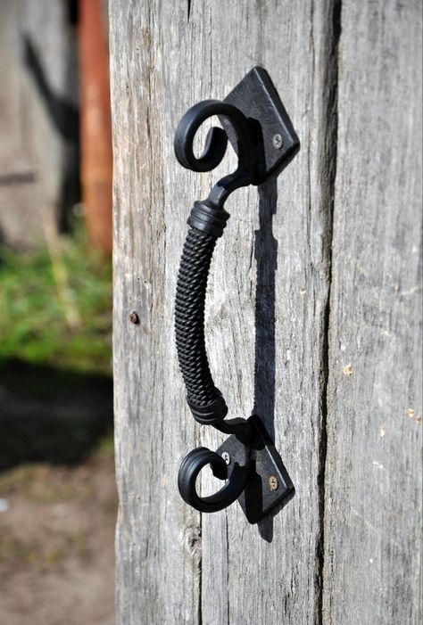 Garage Hardware, Wood Door Handle, Craftsman Front Doors, Grill Gate Design, Gate Handles, Gate Door, Black Door Handles, Blacksmith Projects, Rustic Barn Door