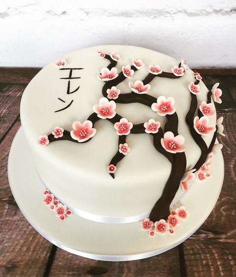 Anime Inspired Birthday Cake, Japanese Themed Birthday Cake, Japanese Inspired Cake Design, Japan Theme Cake, Japanese Inspired Cake, Japan Birthday Cake, Japanese Birthday Cake Ideas, Japan Cake Design, Japanese Themed Cake