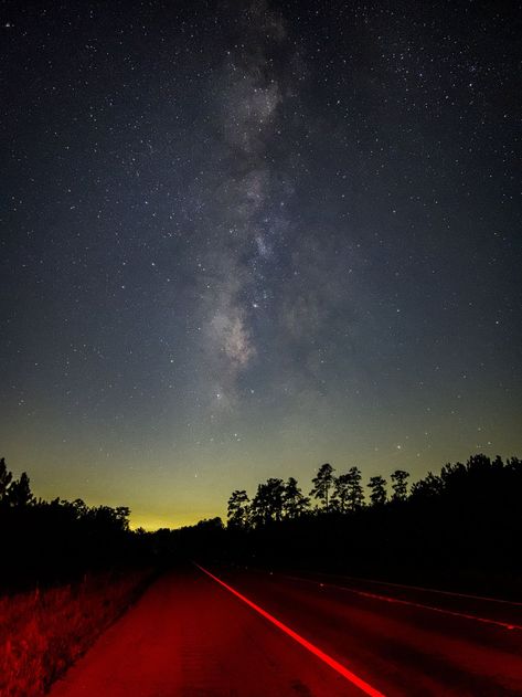 These Amazing Night Sky Photos Were Taken on an iPhone 13 Pro Max - MacRumors Dark Site, Photography Wallpapers, Award Display, Zero Wallpaper, Night Pictures, Sky Photos, Night Photos, Iphone Photos, Night Sky Photos