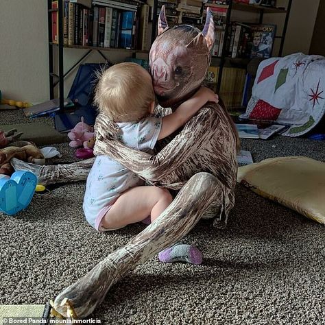 Scariest Halloween Costumes Ever, Disturbing Photos, Terrifying Pictures, Very Weird, Families Are Forever, Scary Halloween Costumes, Scary Costumes, Chosen Family, Family Is Everything