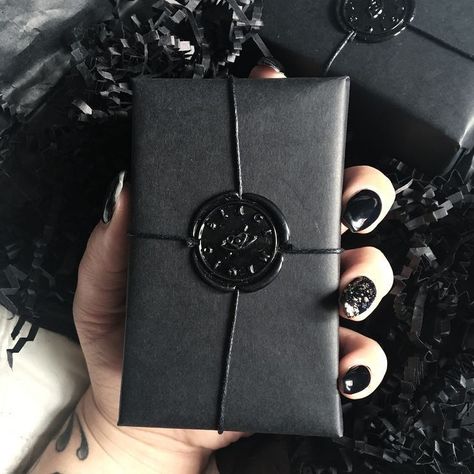 Black on black wax seal Creative Gift Wrapping, Soap Packaging, Black Book, Wax Stamp, Tolu, Wax Seal Stamp, Wax Seal, Christmas Gift Wrapping, Black Box