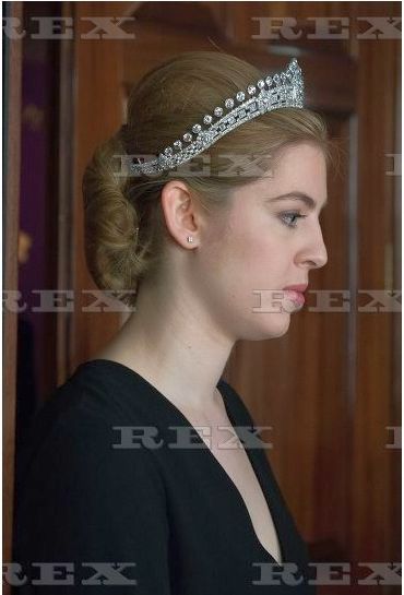 From rex photos a profile view of the tiara, showing the thirteen brilliant-cut large diamonds each side, topping the tiara Crown Side Profile, Tiara Diamond, Royal Accessories, Historical Hairstyles, Royal Jewellery, The Thirteen, Tiara Headpieces, Royal Crowns, Royal Tiaras