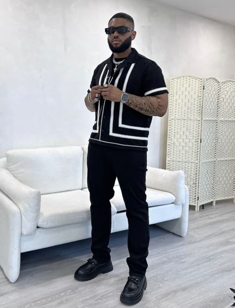 Black Guy Club Outfits, Black Men’s Date Outfit, Men Fashion Black Outfit, All Black Club Outfit Men, Men Dressy Casual Outfits, All Black Male Outfits, Going Out Outfits Men Night Out, Birthday Outfit Men Casual, Men’s Birthday Outfit Ideas