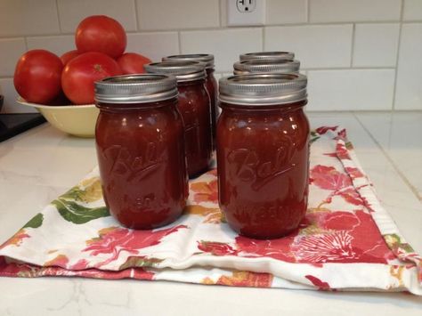 made this recipe twice in Sept 2017. Once as a half batch as recipe is written but with only 1/4 C sugar. The second time again as a half batch, but with NO sugar, and some date paste added as a slight sweetener-so Whole 30 compliant Tomato Ketchup Recipe, Chili Sauce Recipe, Ketchup Recipe, Ball Recipes, Homemade Ketchup, Homemade Tomato Sauce, Canning Tomatoes, Home Canning, Tomato Ketchup