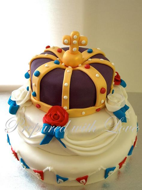 Queen's Jubilee Cake by Prepared with Love, via Flickr www.preparedwithlove.co.uk British Deserts, Jubilee Food, Classroom Ornaments, Jubilee Cakes, Jubilee Cupcakes, Coronation Cake, British Cakes, Jubilee Ideas, Union Jack Cake