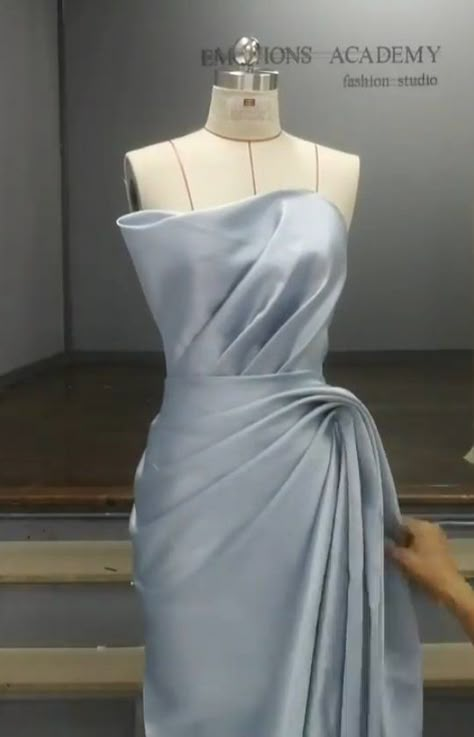 FashionLad’s Instagram video: “Amazing Dress stylus . . . . . . . . #fashion #fashionblogger #fashionista #fashionstyle #fashionweek #fashionillustration #fashioninspo…” Draping Dress Ideas, Draping Fashion Illustration, Draped Dress Outfit, High Neck Long Sleeve Prom Dress, Long Sleeve Prom Dress Mermaid, Champagne Prom Dress Mermaid, Long Sleeve Mermaid Prom Dress, Valdrin Sahiti, Prom Dresses Long Mermaid