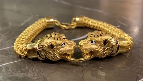 Lion bracelet in gold Tiger Gold Bracelet For Men, Mens Hand Kada Gold, Lion Bracelet Men Gold, Lion Kada Designs Gold For Men, Lion Kada For Men, Kadiyam For Men Gold, Gold Kappu, Lion Jewellery, Gents Kada