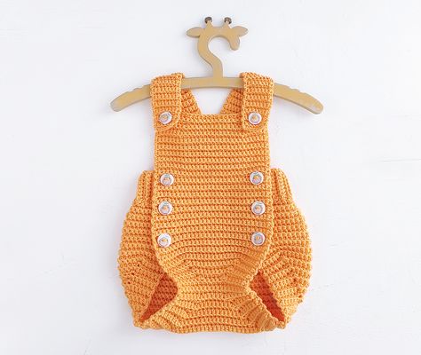 Ravelry: Baby romper Tiny Tot by Dina Belyaeva Baby Jumper Pattern, Baby Football Outfit, Baby Shorts Pattern, Romper Crochet, Comfy Romper, Crochet Newborn, Dress Baby Girl, Baby Shoes Pattern