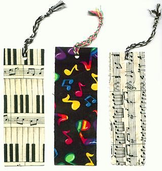 Music bookmarks Music Bookmarks Diy, Musical Bookmarks, Music Bookmarks, Pretty Bookmarks, Handmade Bookmarks Diy, Creative Bookmarks, Bookmark Craft, Diy Bookmarks, Diy Notebook