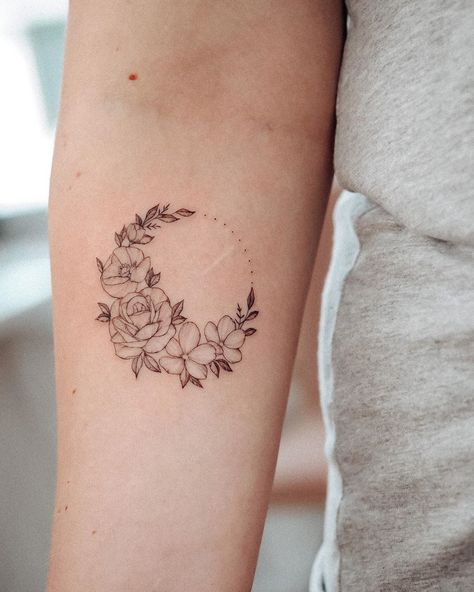 Tattoo Dot Work, Forget Me Not Tattoo, Fineline Tattoo, Single Needle Tattoo, Wildflower Tattoo, Poppies Tattoo, Dot Work Tattoo, Botanical Tattoo, Feminine Tattoos