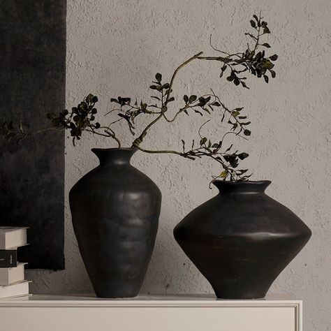 Ceramic Black Vase, Irregular Flower Vase Japandi Lamp, Rustic Mugs, Japandi Living, Vase Noir, Pottery Inspo, Black Bottle, Vase For Flowers, Jug Vase, Black Vase