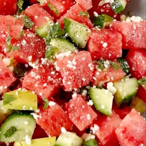 Kate Middleton's Watermelon Salad Is Our New Favorite Summer Dish Kate Middleton Watermelon Salad Recipe, Kate Middleton Watermelon Salad, Kate Middleton Salad, Viral Salad Recipes, Summer Entertaining Food, Salad Sides, Cottage Recipes, Watermelon Salad Recipes, Feta Cheese Salad