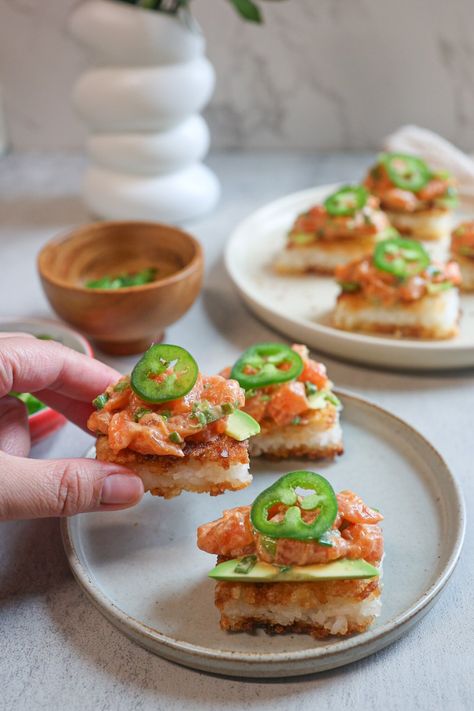 Crispy Rice with Salmon Poke — jc.eeats Crispy Rice With Salmon, Salmon Poke Recipe, Crispy Rice Recipe, Rice With Salmon, Rice Crispies Recipe, Rice Salmon, Poke Recipe, Crispy Salmon, Salmon Poke