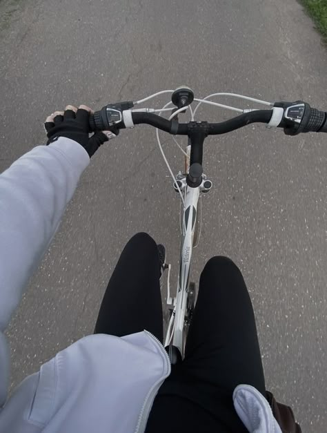 Cyclist Aesthetic, Aesthetic Bike Ride, Bike Ride Aesthetic, Girlie Aesthetic, Aesthetic Bike, Nandi Hills, Architect Design House, Makanan Diet, Photo Pose Style