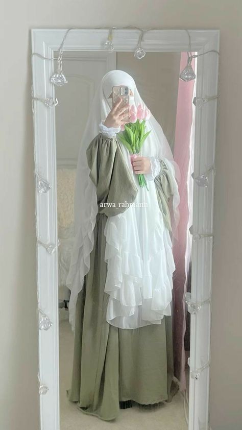 Khimar Style, Muslim Long Dress, Islamic Modest Fashion, Modest Outfits Muslim, Outfits Muslim, Muslim Outfit, Muslimah Wedding Dress, Cute Modest Outfits, Muslim Fashion Hijab Outfits