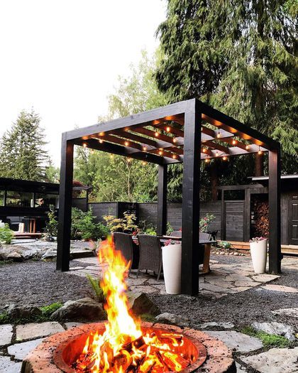 14 Gorgeous Pergola Designs to Make Your Outdoor Space Shine Iron Pergola, Vinyl Pergola, Build A Table, Hanging String Lights, Cedar Pergola, Roof Beam, Outdoor Couch, Covered Pergola, Modern Outdoor Furniture