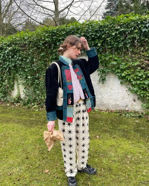 Kathrine Maron (@kathrinemaron) • Instagram photos and videos Fall Maximalist Outfit, Maximalist Winter Outfits, Outfit Fall 2024, 2024 Winter Outfits, Winter Outfits Maximalist, Retro Patchwork Cardigan For Fall, Funky Style Outfits, Eclectic Style Fashion, Artsy Cardigan