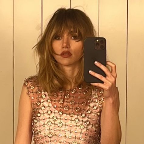 Sookie Waterhouse Hair, Suki Waterhouse Short Hair, Silo Waterhouse Hair, Wiki Waterhouse Hair, Sumi Waterhouse Hair, Suki Waterhouse Haircut, Suki Waterhouse Hair, Midi Haircut, French Girl Hair