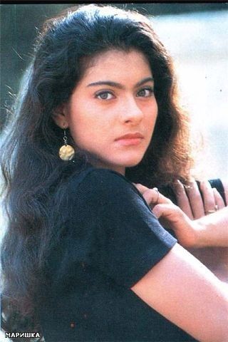 Kajol 90s, Bollywood Makeup, 90s Bollywood Aesthetic, Retro Bollywood, 90s Bollywood, Vintage Bollywood, Aesthetic People, Indian Aesthetic, Shah Rukh Khan