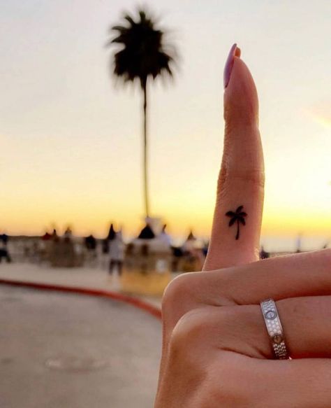 Palm Tree Finger Tattoo, Tree Finger Tattoo, Tree Tattoo Finger, Tattoos Tree, Palm Tree Tattoo, Finger Tattoo, Tree Tattoo, Little Tattoos, Finger Tattoos