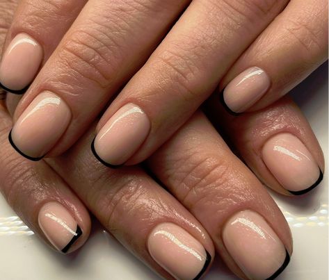 micro french manicure Micro French Manicure, Short French, French Manicure Designs, Best Gel Nail Polish, French Nail Art, Short Square Acrylic Nails, Trendy Nail Design, Nail Length, Short Nail Designs