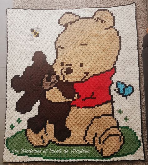 Couverture en C2C Winnie l'Ourson :D Winnie The Pooh Blanket, Crochet Graphgan, C2c Crochet Pattern Free, C2c Crochet, Baby Blanket Crochet Pattern, Pooh Bear, Blanket Crochet, Tsum Tsum, Perler Bead