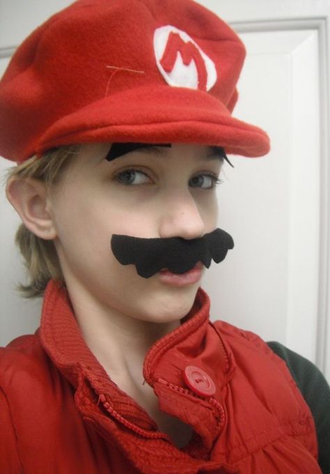 COSTUME FOR KIDS - SUPER MARIO / LUIGI / TOAD - NINTENDO - Instructable - Sew Mario's hat Toad Nintendo, Mario Ideas, Mario Costumes, Mario Bros Costume, Luigi Hat, Super Mario Hat, Mario Hat, Halloween Costumes 2014, Make A Hat