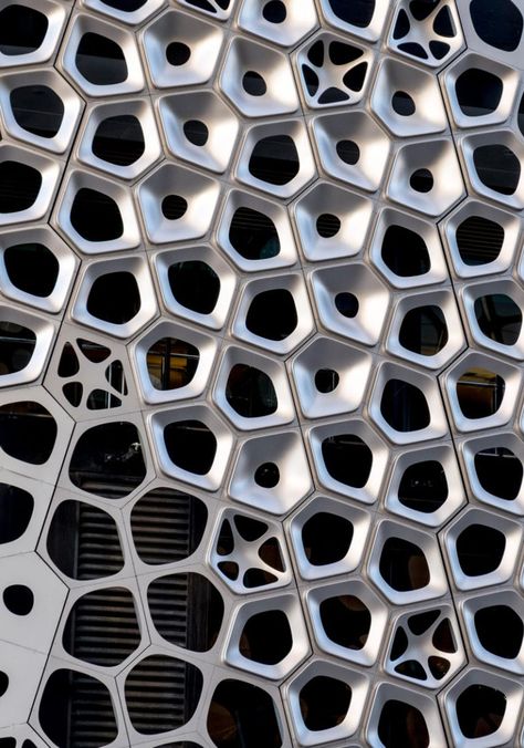 2500 Aluminum Panels Make Up This Sculptural Facade By Australian Artist Alexander Knox Architecture Sculpture, Parametric Architecture, 3d Cnc, Generative Design, Parametric Design, Building Facade, Materials And Textures, Facade Architecture, Facade Design