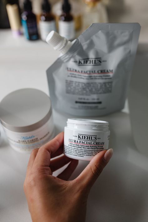 Kiehls Ultra Facial Cream, Kiehls Aesthetic, Kiehls Skincare Routine, Dry Skin In Winter, Kiehls Skincare, Japanese Graphic, Perfume Reviews, Moisturizing Cream, Facial Cream