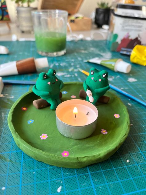 Clay For Boyfriend, Air Dry Clay Gifts For Boyfriend, Clay Frogs, Clay Frog, How To Make Clay, Easy Diy Art, Clay Projects, Air Dry Clay, Diy Candles