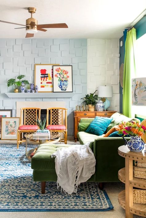 Modern Bohemian Summer Home Decor Ideas and Tour – Casa Watkins Living Home Decor Ideas Kitchen, Home Decor Apartment, Summer Living Room, Home Decor Wallpaper, Modern Sofa Set, Wallpaper Home Decor, Geek Decor, Colourful Living Room, Kitchen Home Decor