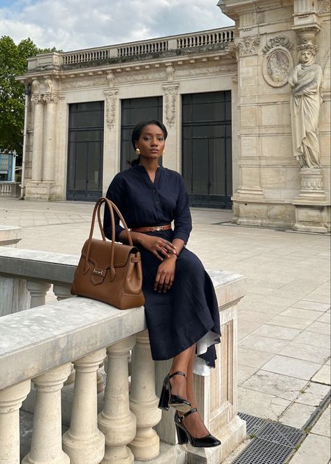 Classic Style Outfits Black Women, Black Elegance Women, French Fashion Black Women, Quiet Luxury Black Woman, Black Woman Old Money, Feminine Style Black Women, Old Money Black Woman, Black Femininity Classy, Black Feminine Outfit