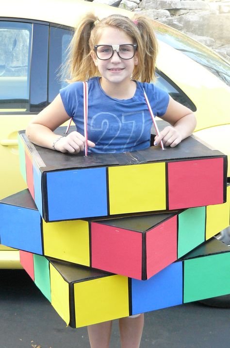 Dice Halloween Costume, Rubics Cube Costume, Rubik's Cube Costume, Rubiks Cube Halloween Costume, Diy Board Game Costumes, Numberblock Costume, Rubix Cube Costume, Homade Halloween Costumes, Rubik’s Cube Costume