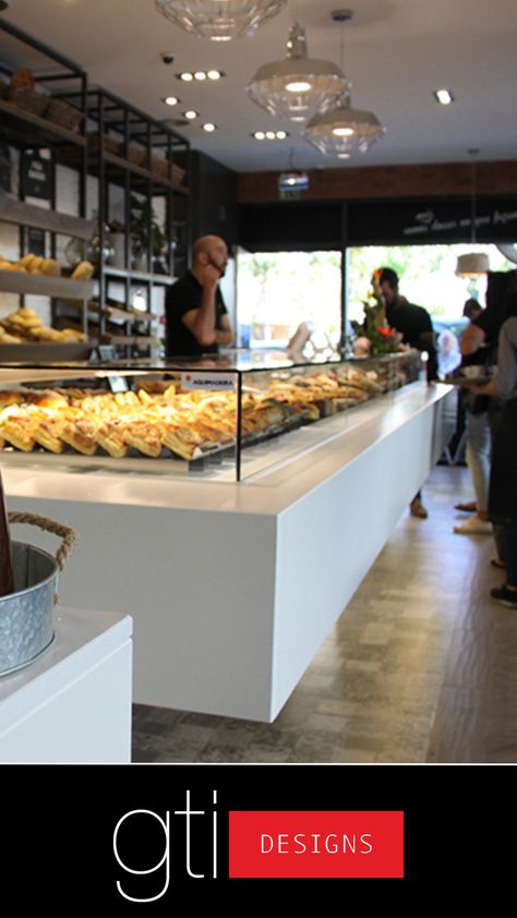 Hot Food Display, Food Showcase Display, Pastry Display Case, Bakery Display Counter, Bakery Interior Design Modern, Pastry Display Ideas, Cafe Display, Opening A Cafe, Cafe Counter