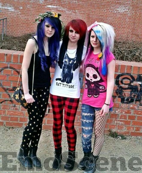 Yay or nay? ;) Scene Fashion 2000s, 2000s Emo Outfits, Emo Clothes For Girls, 2000 Emo, Emo Scene Outfits, Clothes 2000s, Emo Outfit, Emo Clothes, Clothes Uk