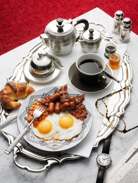 Hotel Breakfast, Luxury Food, Breakfast Tray, Morning Breakfast, Breakfast In Bed, Breakfast Time, Sausages, Best Breakfast, High Tea